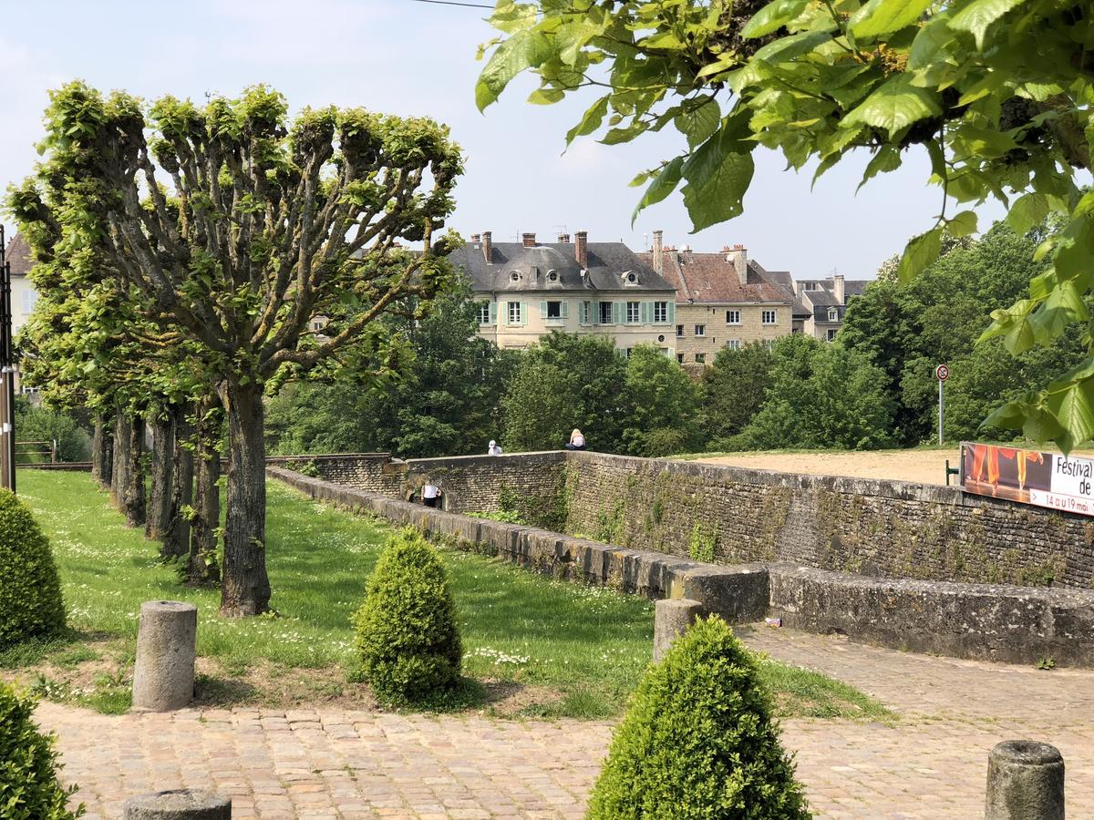 Castel Saint-Leonard Bed & Breakfast Falaise  Exterior photo