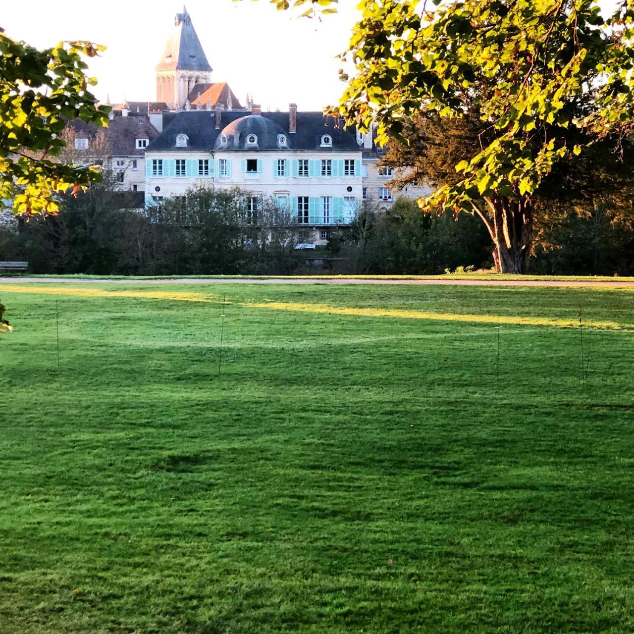 Castel Saint-Leonard Bed & Breakfast Falaise  Exterior photo